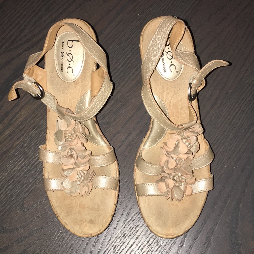 Floral BOC wedges